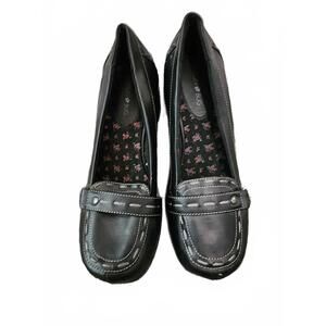 Black Low Heel Loafers with Contrast Stitching